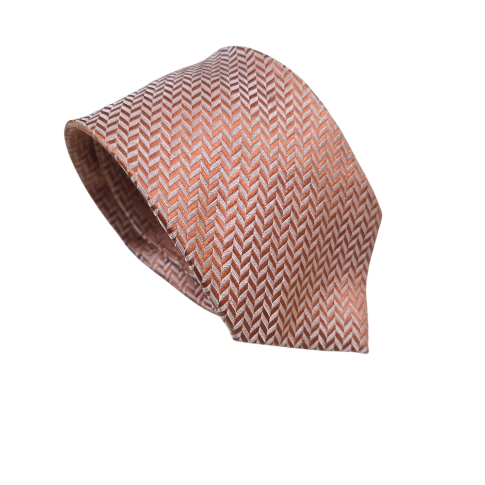 Bill Blass Men's Woven Chevron Pattern Tie in Peach 59in Long 4in Width Silk